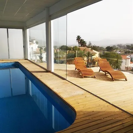 Vila Fenix *
